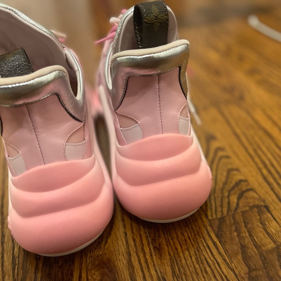 Louis Vuitton Limited Edition Archlight sneakers - Picture 6 of 7